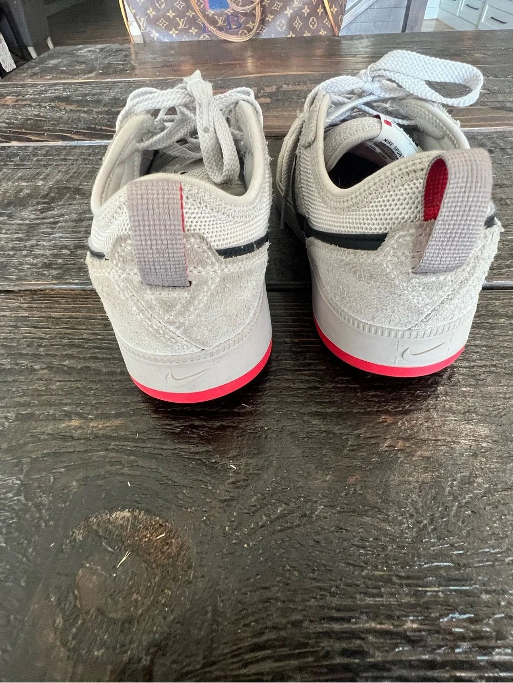 Clty Big Kids Light Gray and Black Sneakers